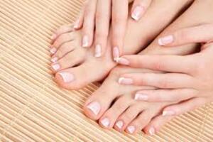Chữa trị bệnh ra mồ hôi chân, tay theo đông y