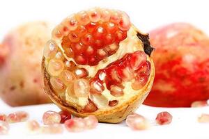 Tác dụng sức khỏe của vỏ quả lựu mà ít người biết tới