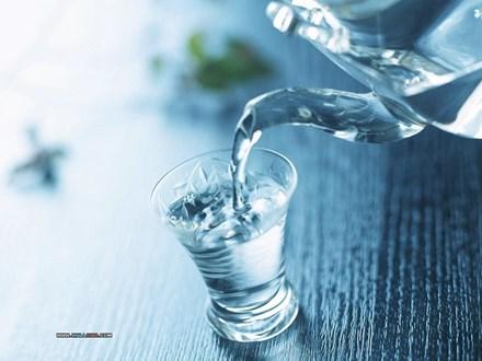 Thực hư uống nước đun sôi để nguội lâu ngày tăng nguy cơ ung thư? - 2