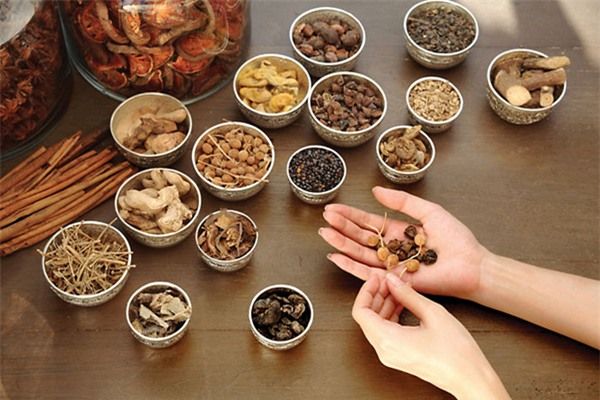 Đông y trị chứng thổ huyết khi hành kinh