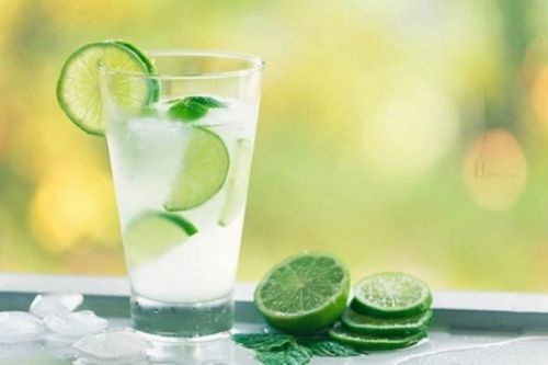 Nước chanh rất tốt cho người bị ngộ độc thực phẩm
