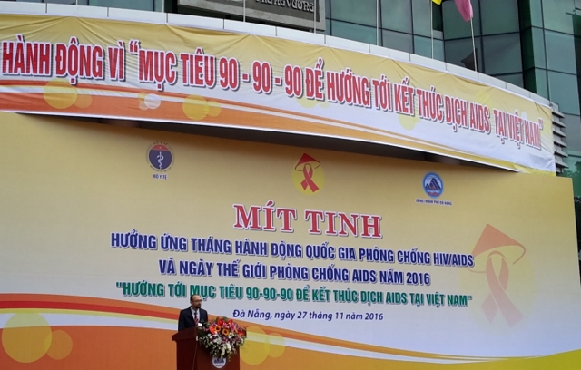 Mít tinh phòng chống HIV/AIDS